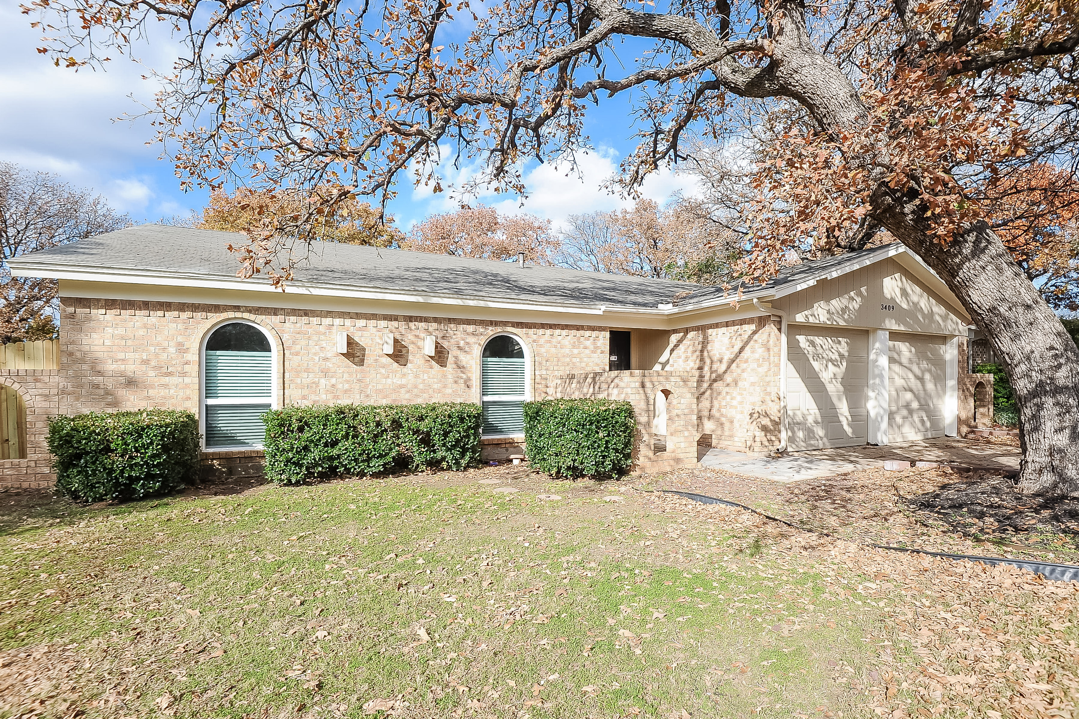 3409 Pembroke Pl Bedford, TX 76021